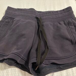 Lululemon Hit Reset Short *3"
Midnight Navy